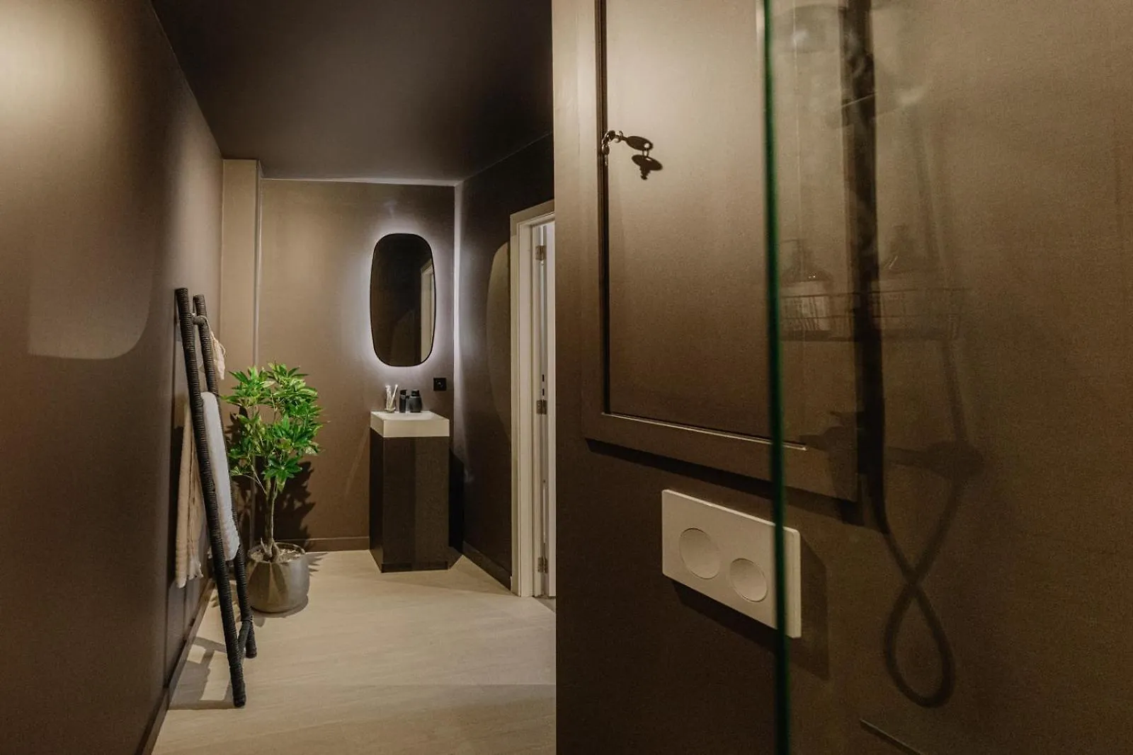 Raibu Antwerp Hotel
